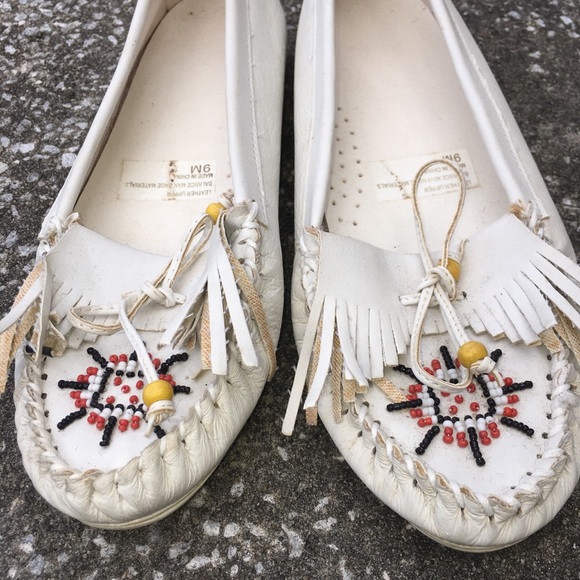 Embellished white sequin Flat Moccasins 9(M - Picture 2 of 8